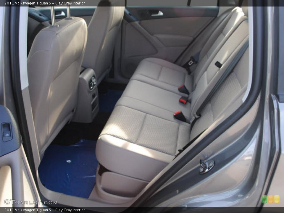 Clay Gray Interior Photo for the 2011 Volkswagen Tiguan S #44720632