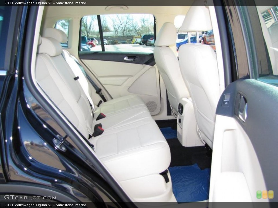 Sandstone Interior Photo for the 2011 Volkswagen Tiguan SE #44720832