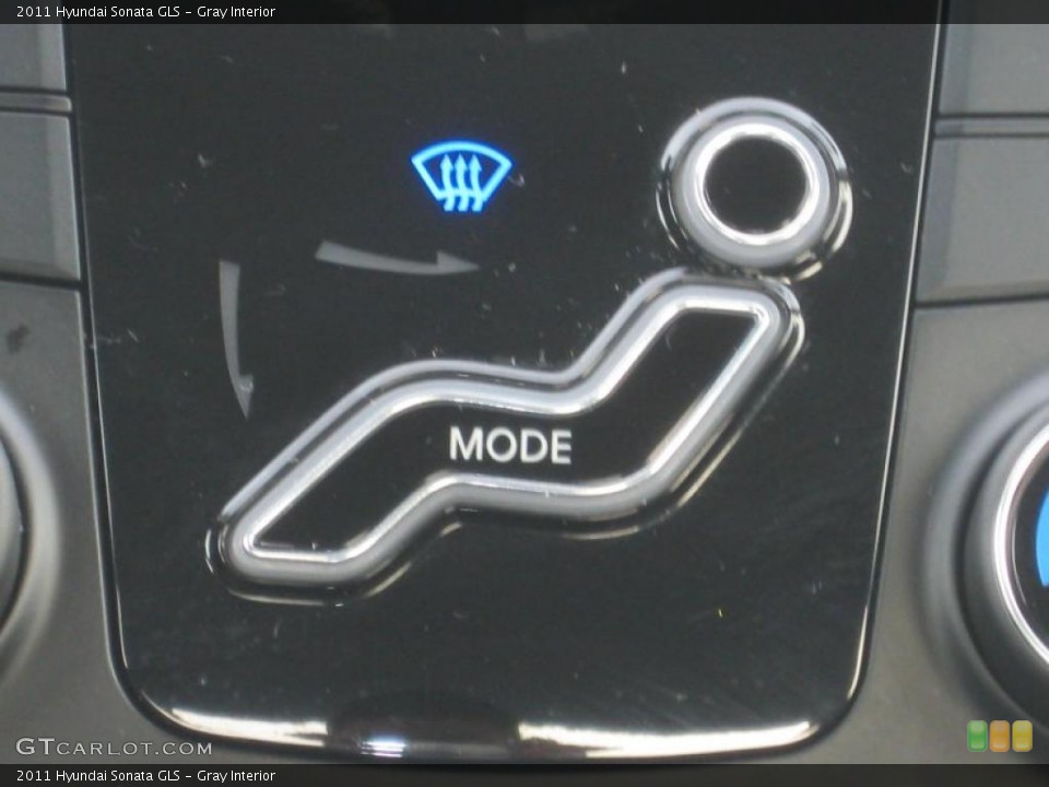 Gray Interior Controls for the 2011 Hyundai Sonata GLS #44721455
