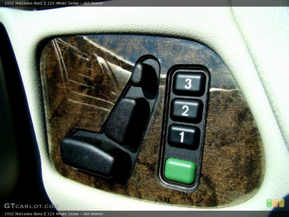 Ash Interior Controls for the 2002 Mercedes-Benz E 320 4Matic Sedan #44722408