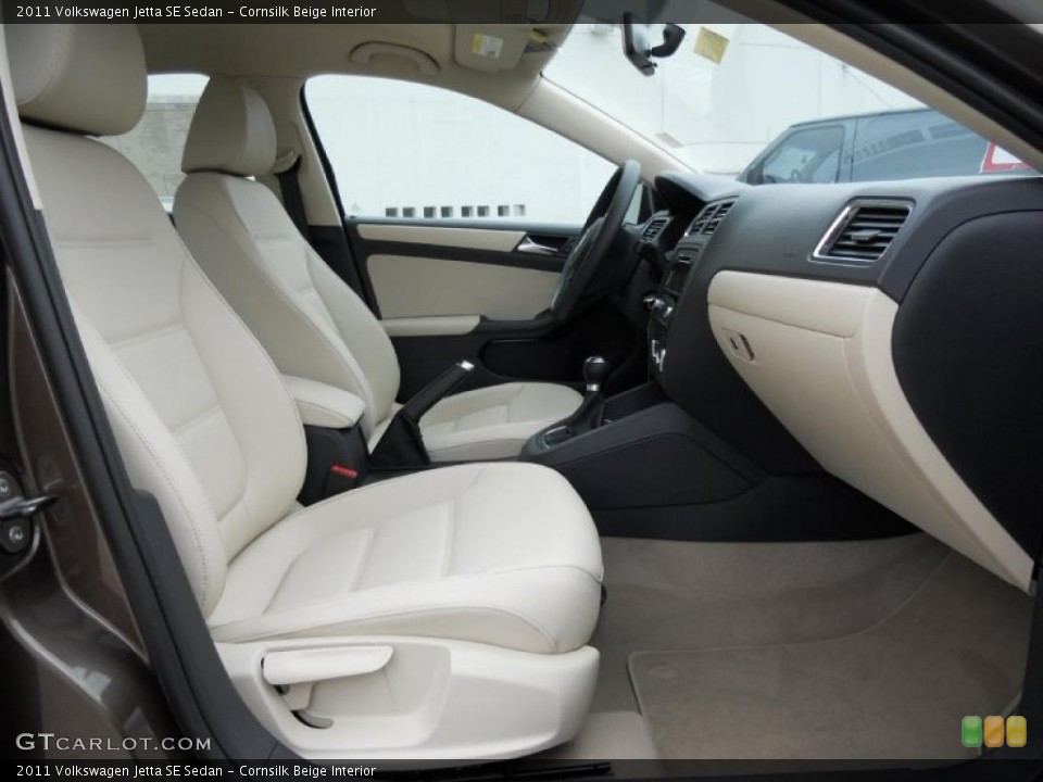 Cornsilk Beige Interior Photo for the 2011 Volkswagen Jetta SE Sedan #44727069