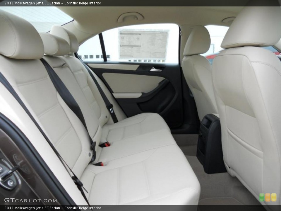 Cornsilk Beige Interior Photo for the 2011 Volkswagen Jetta SE Sedan #44727081