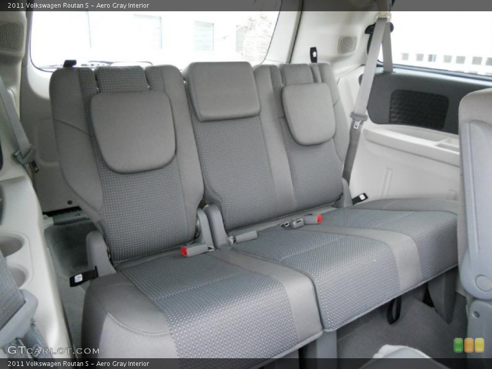 Aero Gray Interior Photo for the 2011 Volkswagen Routan S #44727869