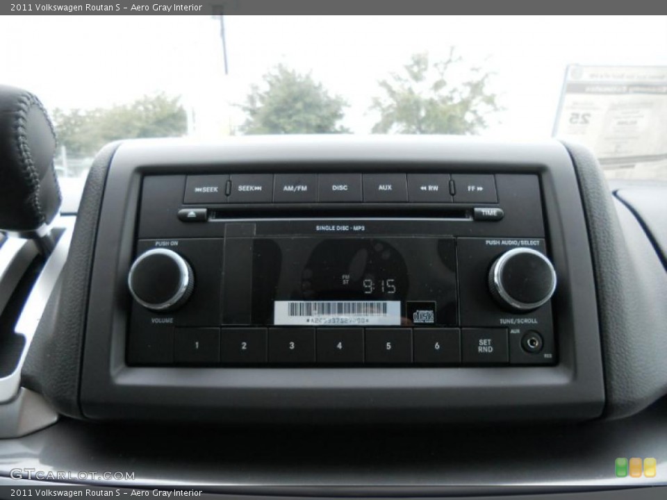 Aero Gray Interior Controls for the 2011 Volkswagen Routan S #44727917