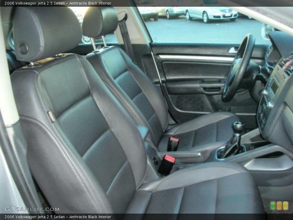 Anthracite Black Interior Photo for the 2006 Volkswagen Jetta 2.5 Sedan #44732444