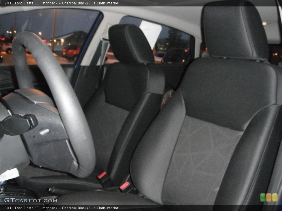 Charcoal Black/Blue Cloth Interior Photo for the 2011 Ford Fiesta SE Hatchback #44758027