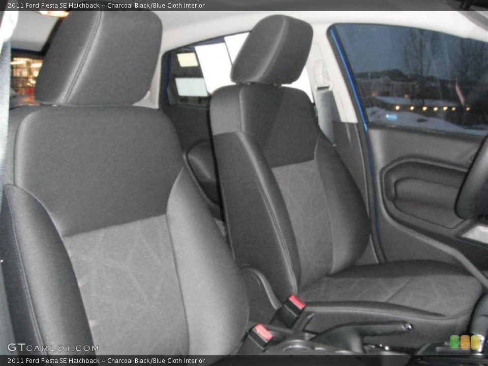 Charcoal Black/Blue Cloth Interior Photo for the 2011 Ford Fiesta SE Hatchback #44758039