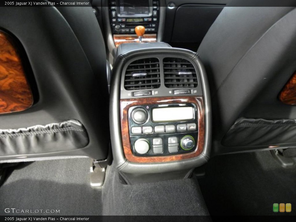 Charcoal Interior Controls for the 2005 Jaguar XJ Vanden Plas #44766753