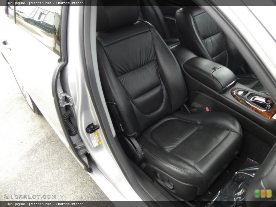Charcoal Interior Photo for the 2005 Jaguar XJ Vanden Plas #44766793