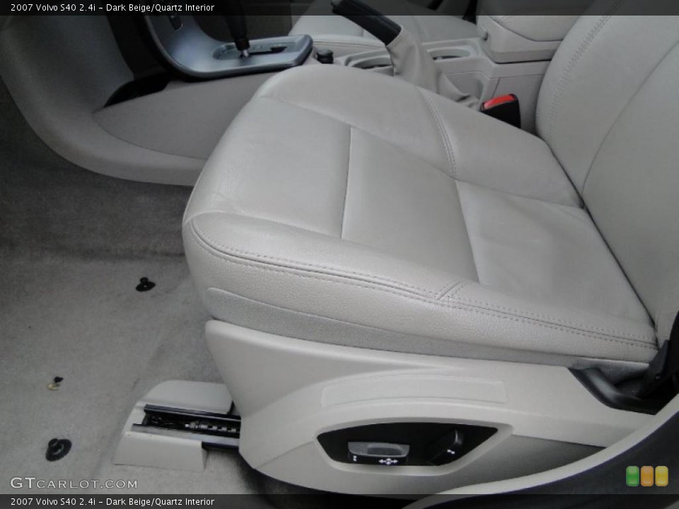 Dark Beige/Quartz Interior Photo for the 2007 Volvo S40 2.4i #44773133