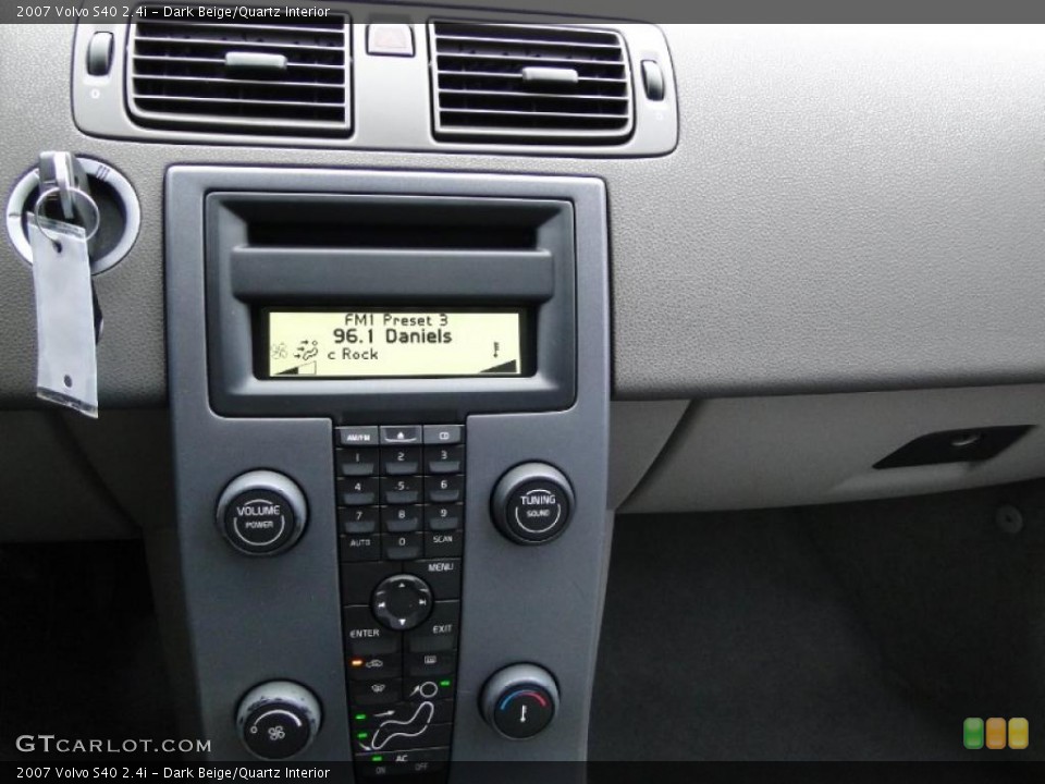 Dark Beige/Quartz Interior Controls for the 2007 Volvo S40 2.4i #44773229