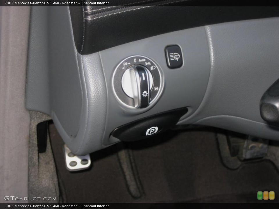 Charcoal Interior Controls for the 2003 Mercedes-Benz SL 55 AMG Roadster #44775334