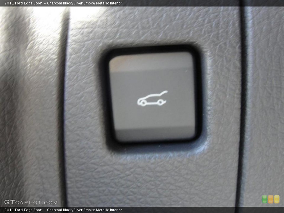 Charcoal Black/Silver Smoke Metallic Interior Controls for the 2011 Ford Edge Sport #44778454