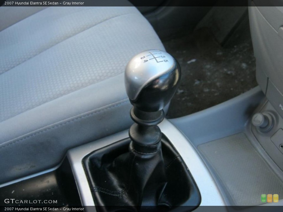 Gray Interior Transmission for the 2007 Hyundai Elantra SE Sedan #44780430