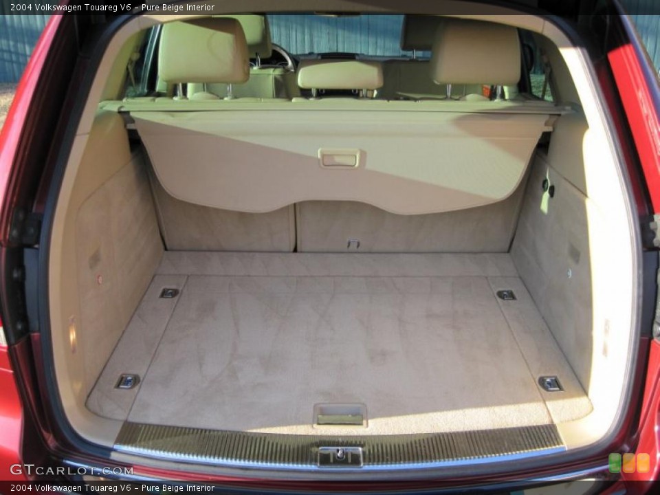 Pure Beige Interior Trunk for the 2004 Volkswagen Touareg V6 #44781086