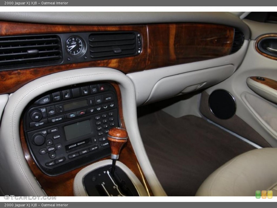 Oatmeal Interior Controls for the 2000 Jaguar XJ XJ8 #44783458