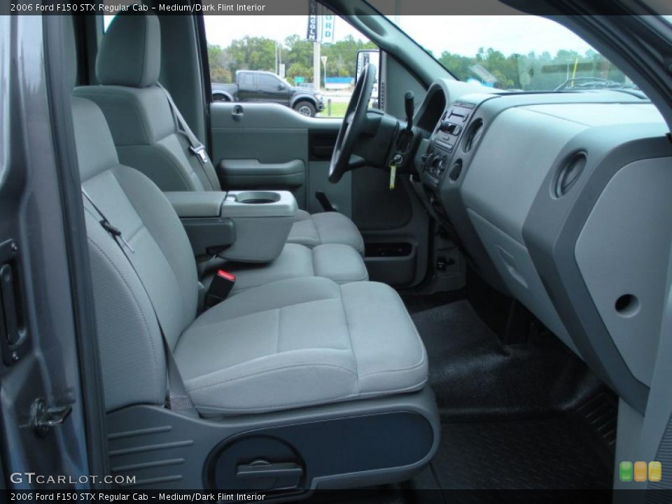 Medium/Dark Flint Interior Photo for the 2006 Ford F150 STX Regular Cab #44786174