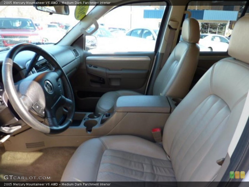 Medium Dark Parchment Interior Photo for the 2005 Mercury Mountaineer V6 AWD #44792078