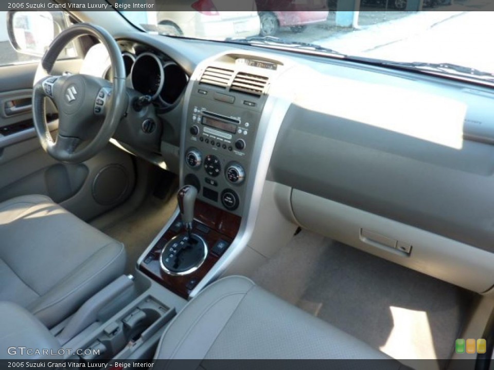 Beige Interior Photo for the 2006 Suzuki Grand Vitara Luxury #44792650