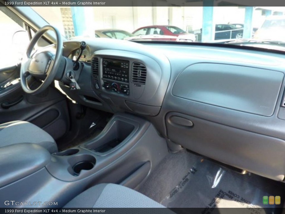 Medium Graphite Interior Dashboard for the 1999 Ford Expedition XLT 4x4 #44793061