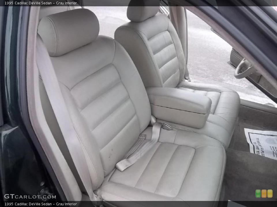 Gray Interior Photo for the 1995 Cadillac DeVille Sedan #44799378