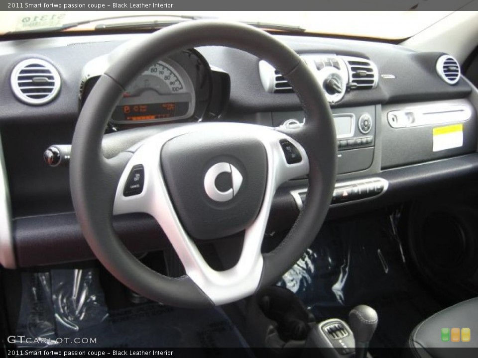 Black Leather Interior Photo for the 2011 Smart fortwo passion coupe #44806836