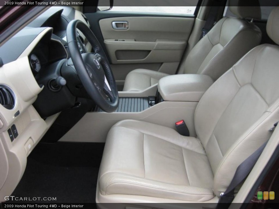 Beige Interior Photo for the 2009 Honda Pilot Touring 4WD #44807987