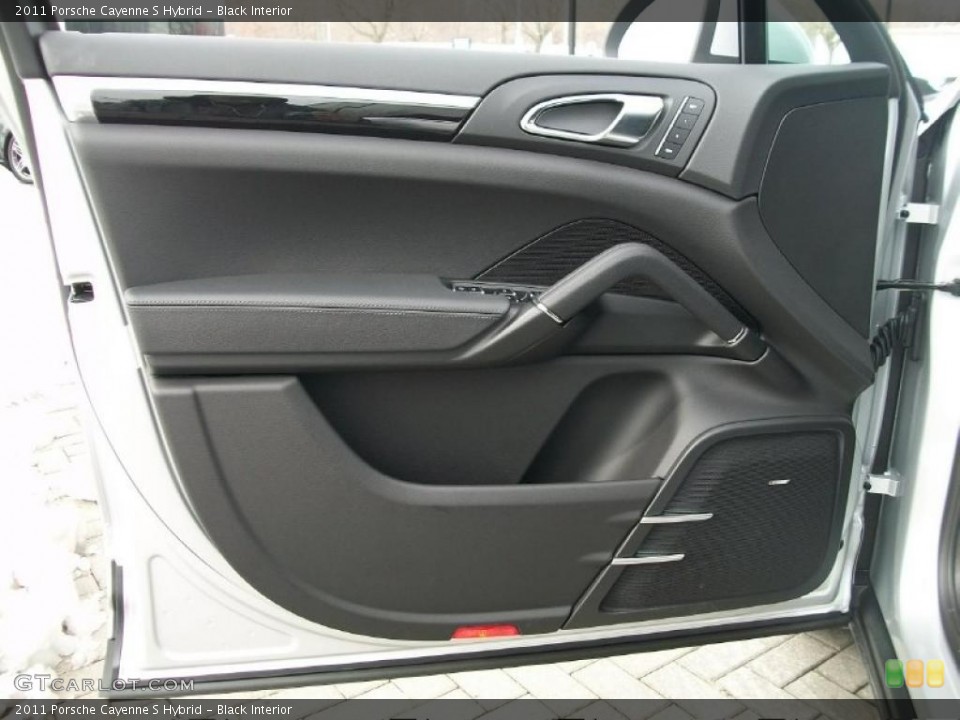 Black Interior Door Panel for the 2011 Porsche Cayenne S Hybrid #44816092
