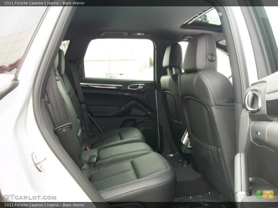 Black Interior Photo for the 2011 Porsche Cayenne S Hybrid #44816376