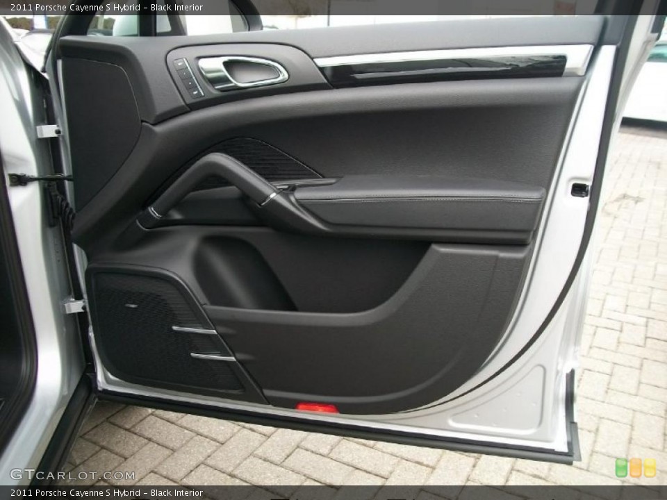 Black Interior Door Panel for the 2011 Porsche Cayenne S Hybrid #44816408