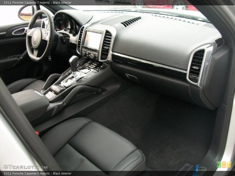 Black Interior Photo for the 2011 Porsche Cayenne S Hybrid #44816424