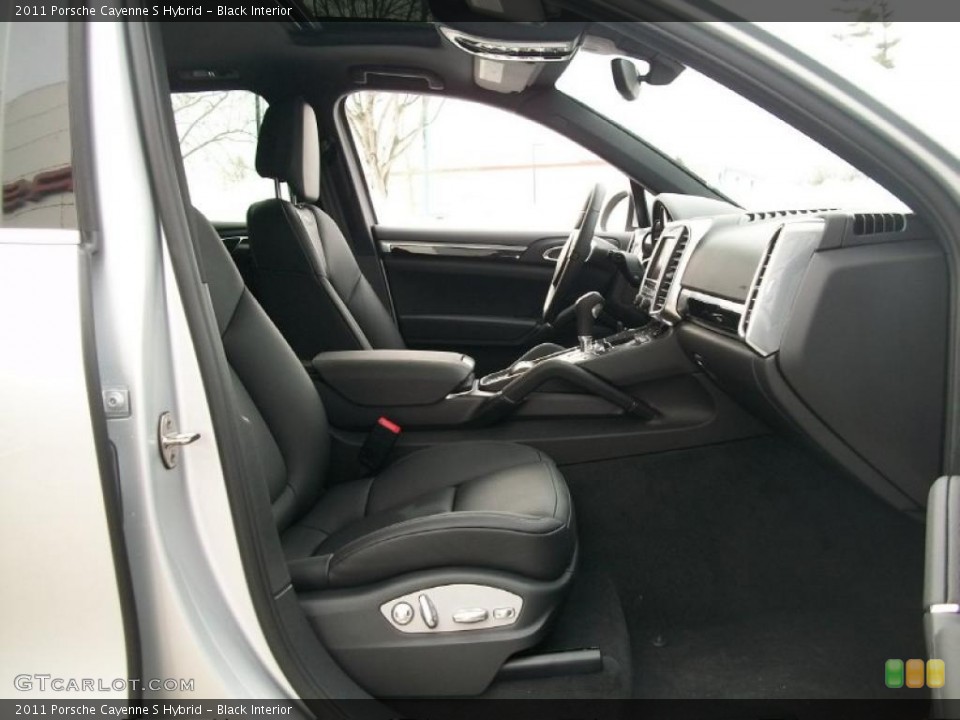 Black Interior Photo for the 2011 Porsche Cayenne S Hybrid #44816452