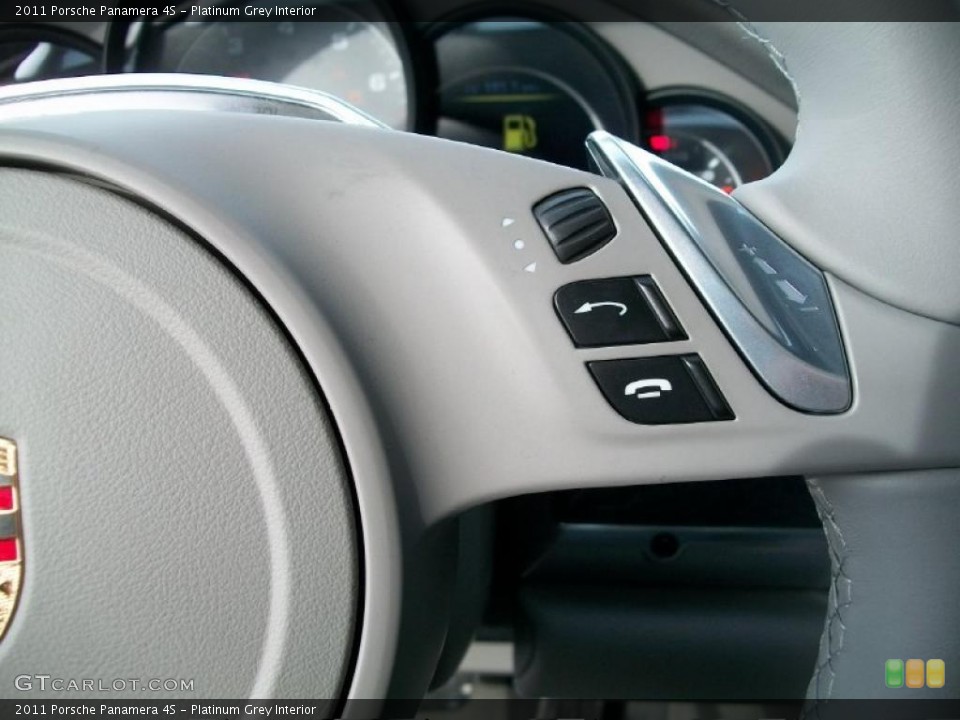 Platinum Grey Interior Controls for the 2011 Porsche Panamera 4S #44817888