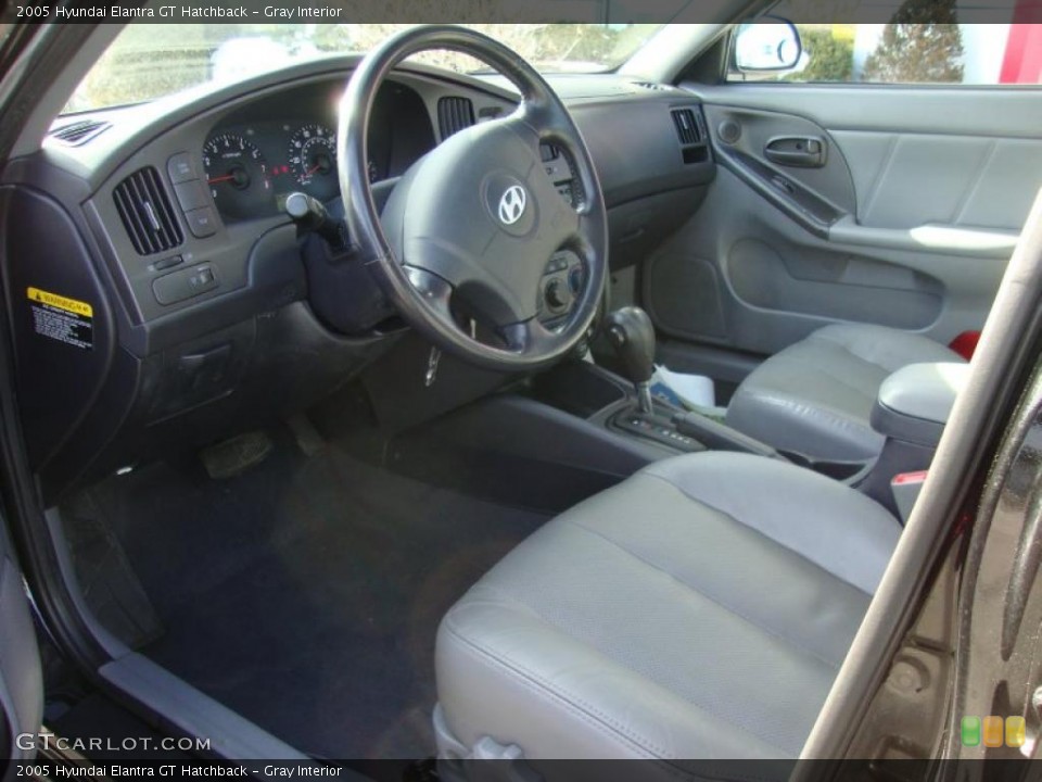 Gray Interior Photo for the 2005 Hyundai Elantra GT Hatchback #44831932
