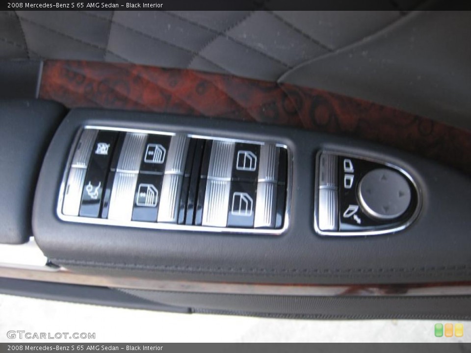Black Interior Controls for the 2008 Mercedes-Benz S 65 AMG Sedan #44832344