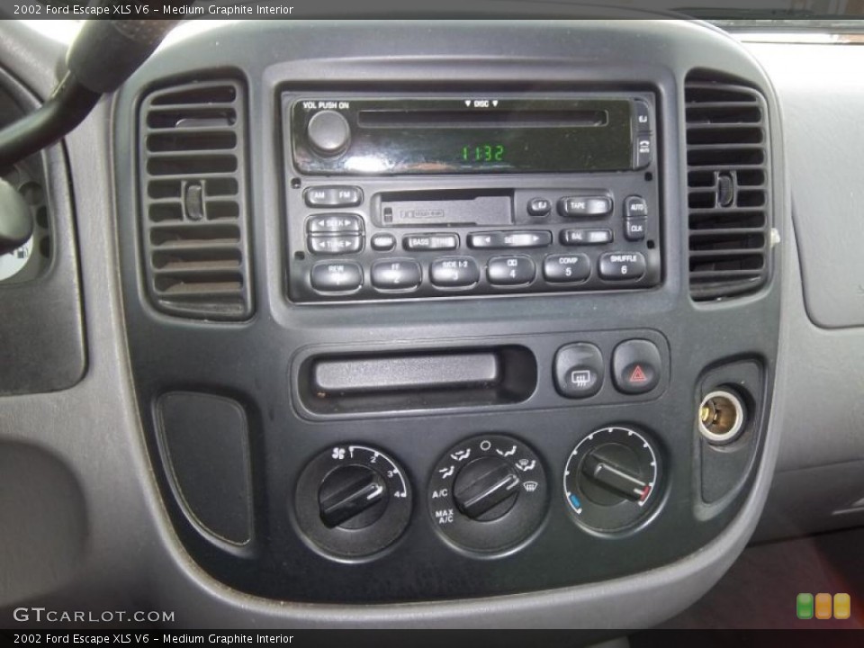 Medium Graphite Interior Controls for the 2002 Ford Escape XLS V6 #44843056