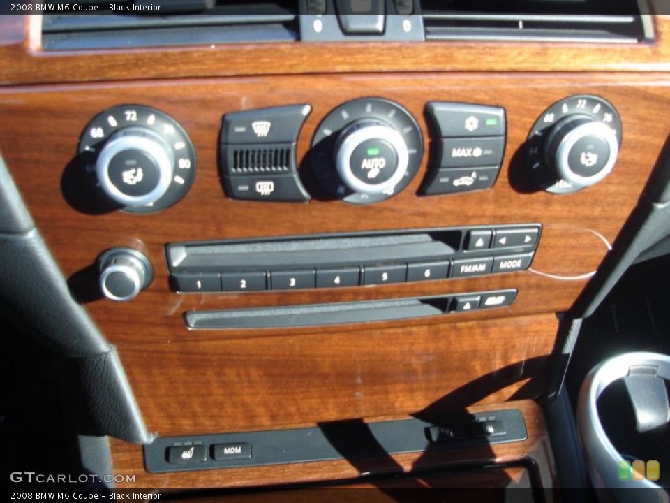 Black Interior Controls for the 2008 BMW M6 Coupe #44843844
