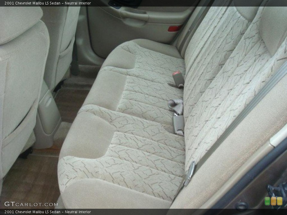 Neutral Interior Photo for the 2001 Chevrolet Malibu LS Sedan #44860272