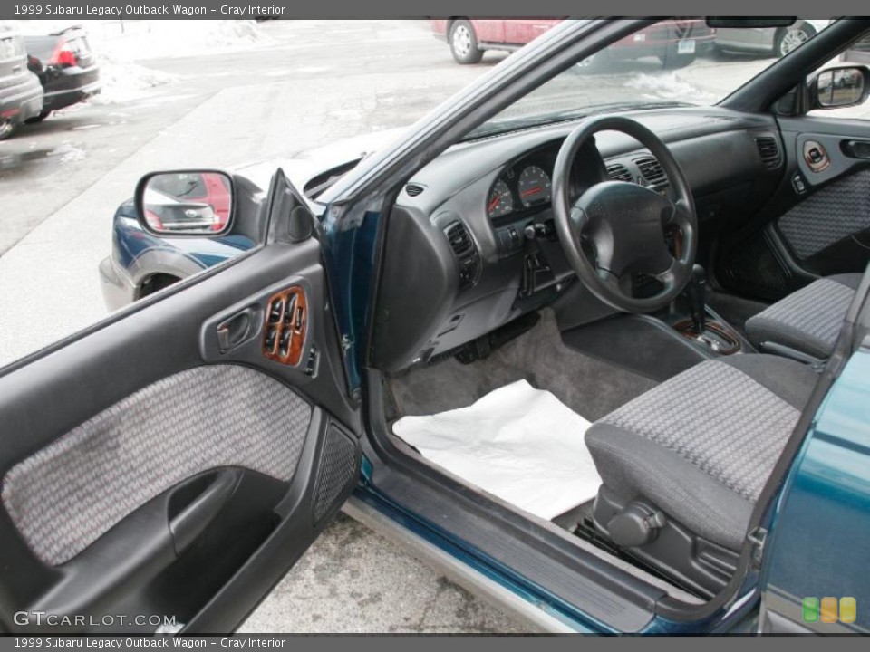 Gray Interior Photo for the 1999 Subaru Legacy Outback Wagon #44883433