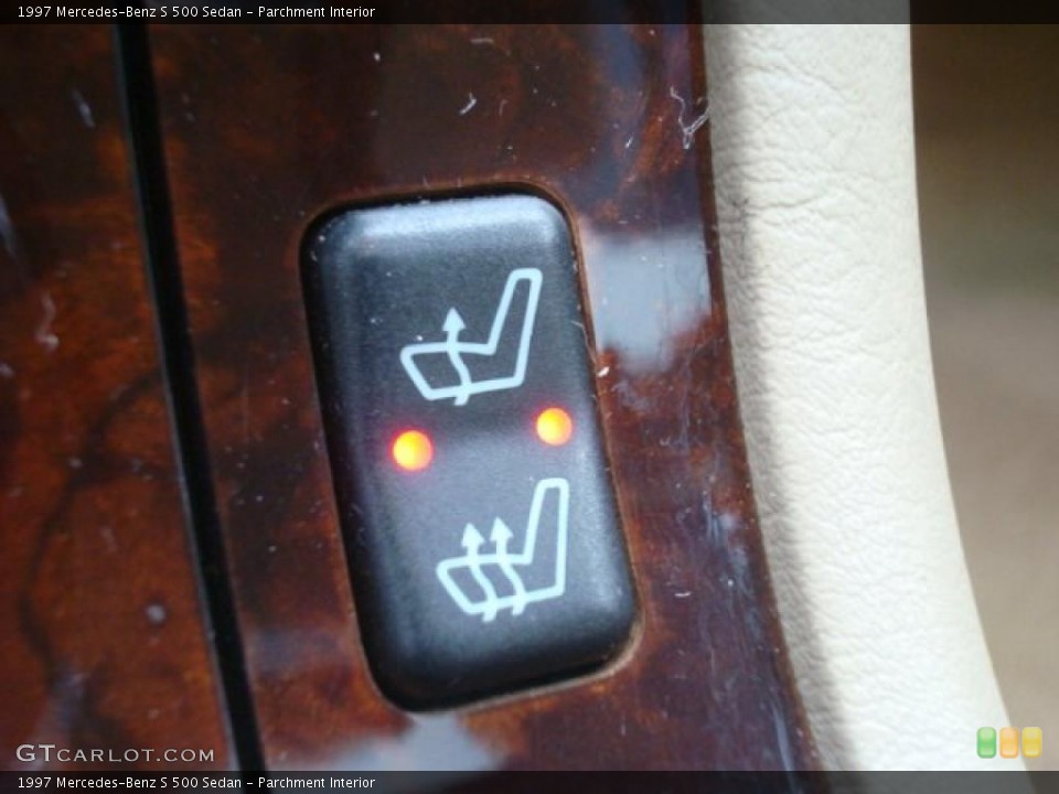 Parchment Interior Controls for the 1997 Mercedes-Benz S 500 Sedan #44888709