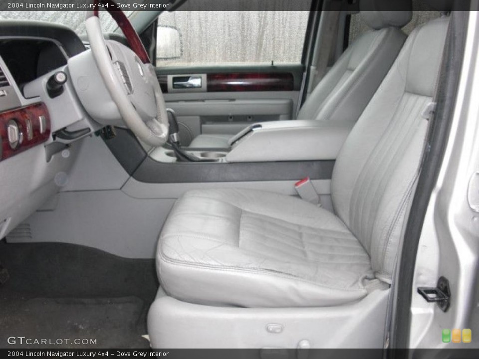 Dove Grey Interior Photo for the 2004 Lincoln Navigator Luxury 4x4 #44893345