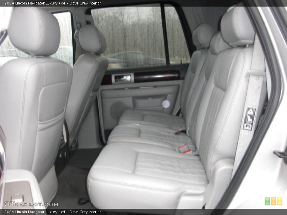 Dove Grey Interior Photo for the 2004 Lincoln Navigator Luxury 4x4 #44893377
