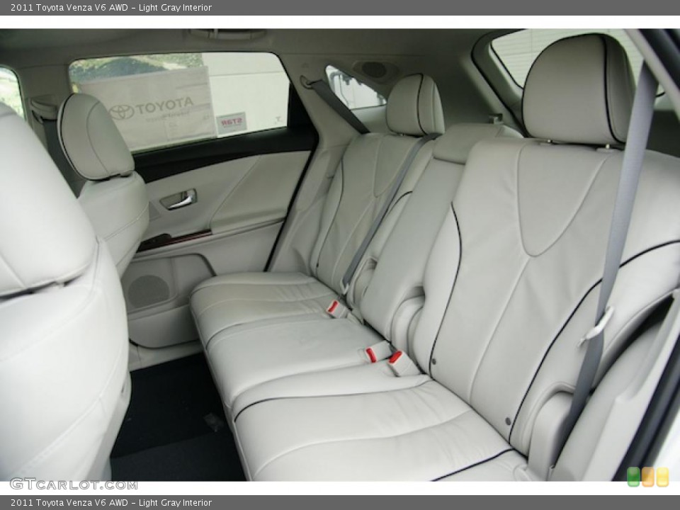 Light Gray Interior Photo for the 2011 Toyota Venza V6 AWD #44895442