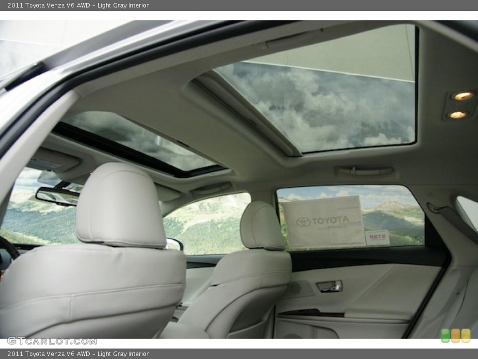 Light Gray Interior Sunroof for the 2011 Toyota Venza V6 AWD #44895458