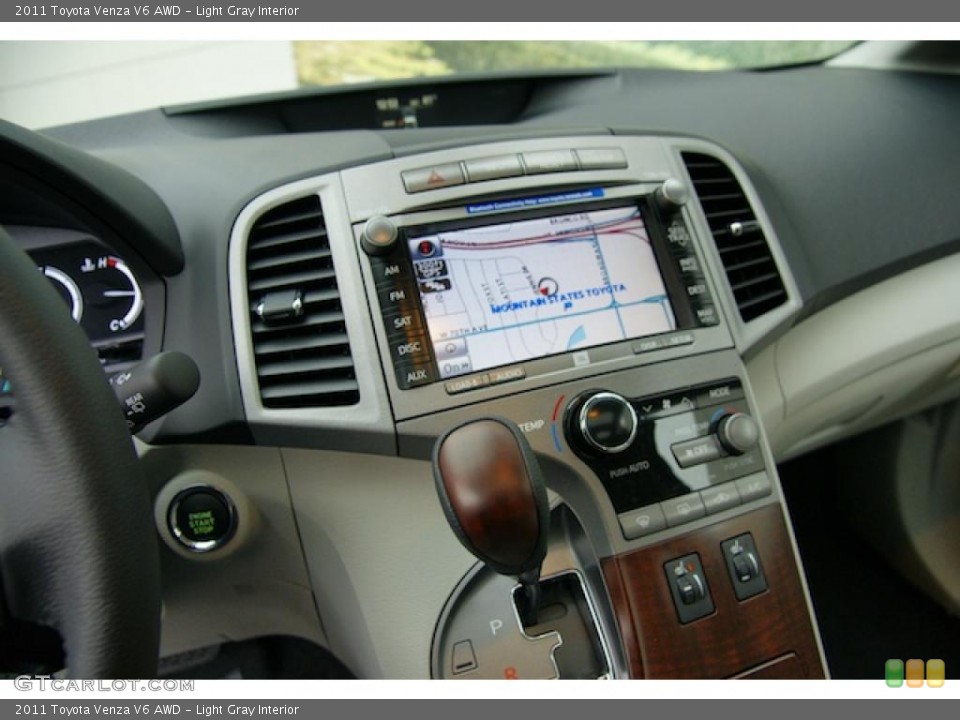 Light Gray Interior Navigation for the 2011 Toyota Venza V6 AWD #44895514