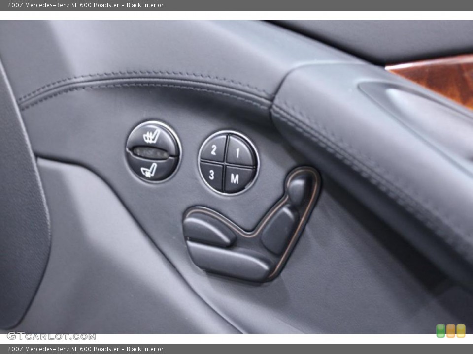 Black Interior Controls for the 2007 Mercedes-Benz SL 600 Roadster #44902690