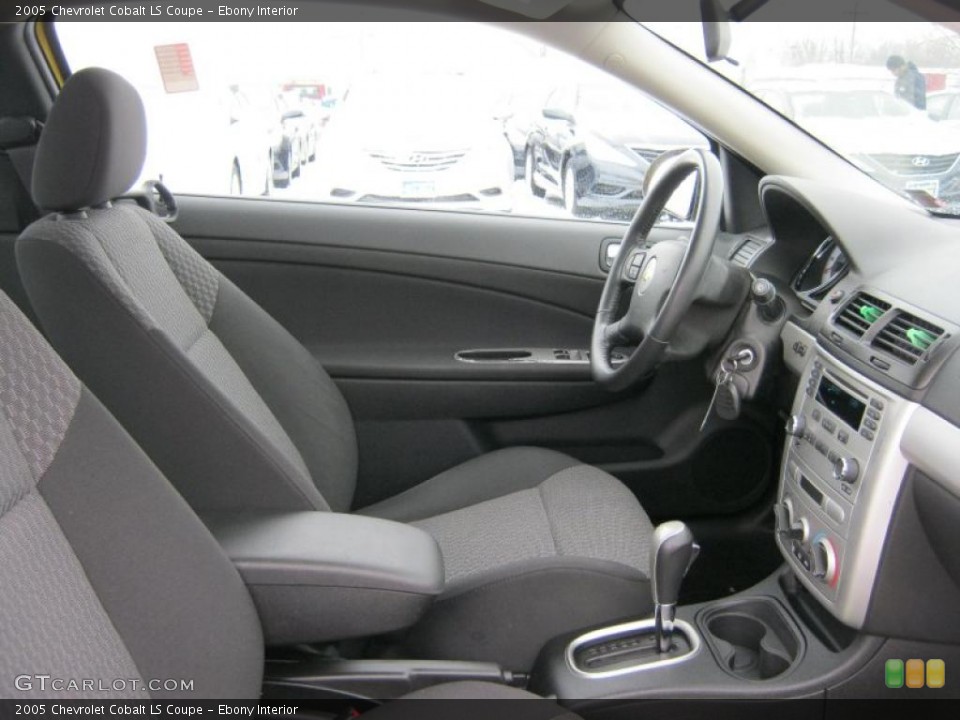 Ebony Interior Photo for the 2005 Chevrolet Cobalt LS Coupe #44921368