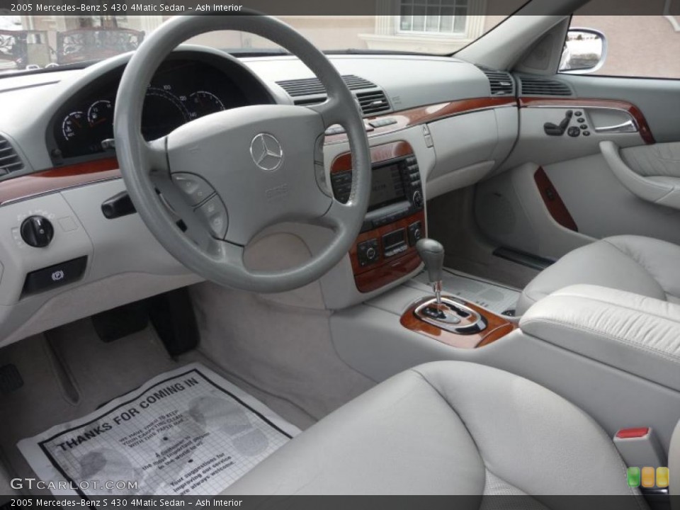 Ash Interior Prime Interior for the 2005 Mercedes-Benz S 430 4Matic Sedan #44928337