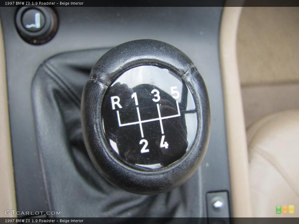 Beige Interior Transmission for the 1997 BMW Z3 1.9 Roadster #44936513