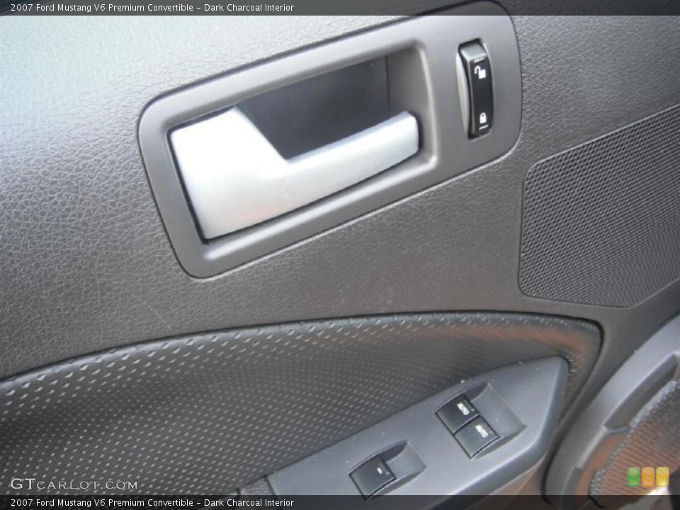 Dark Charcoal Interior Controls for the 2007 Ford Mustang V6 Premium Convertible #44939109